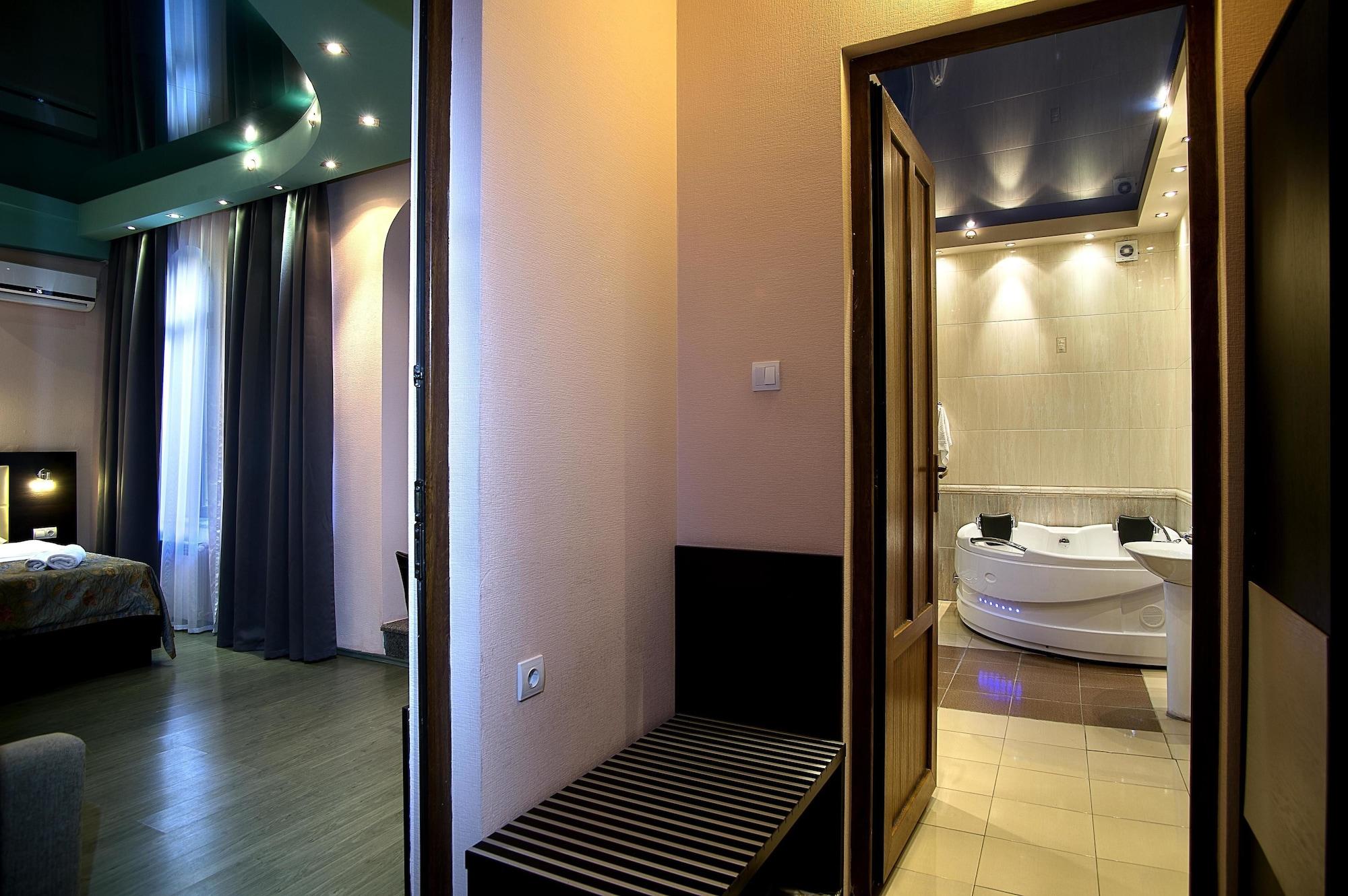 Coral Boutique Hotel Tbilisi Exterior photo